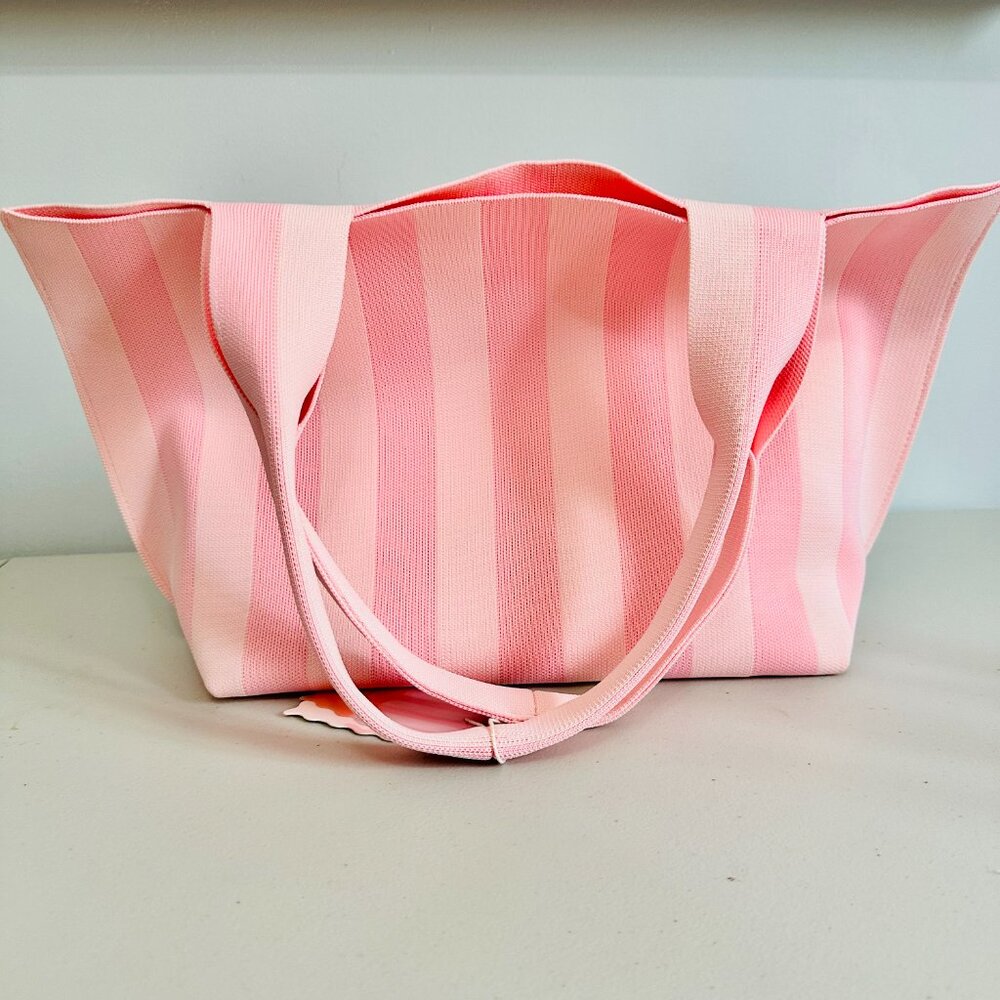 VIVERE  LIGHT PINK STRIPES KNIT SHOPPER TOTE BAG - Picture 2 of 8